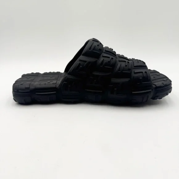 Fendi Black Logo Embossed Rubber Cloud Slides Size - 7 - Picture 5 of 10
